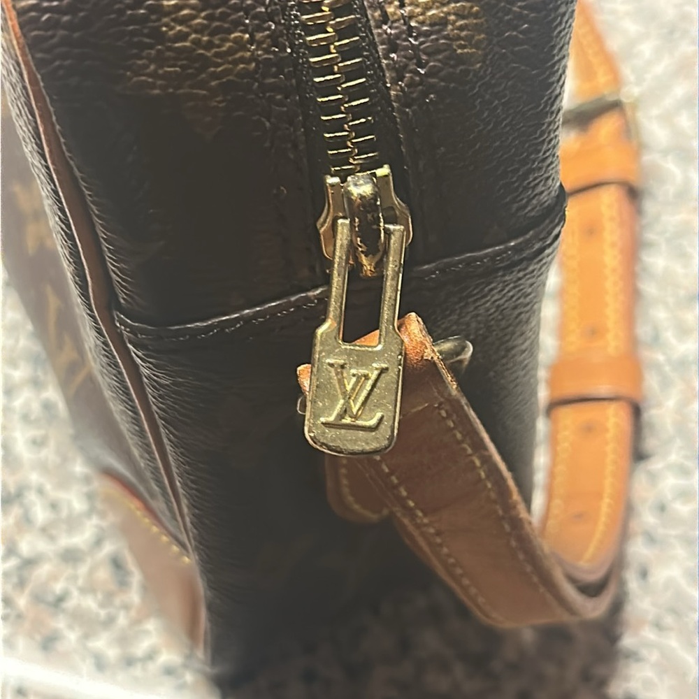 **SOLD**Louis Vuitton Trocadero 27 - Picture 10 of 16